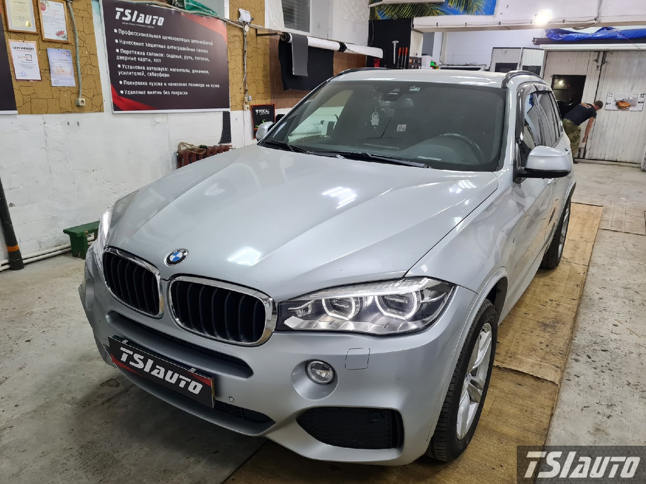 Правильная шумоизоляция BMW X5 F15 в Воронеже