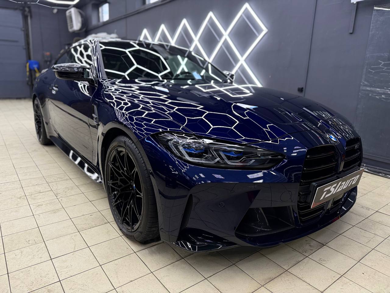Оклейка защитной пленкой кузова BMW M4 фото и цены
