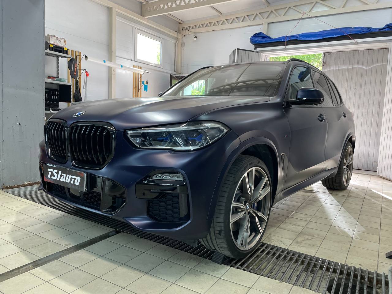 Шумоизоляция колесных арок BMW X5 G05 за 1 день фото и цены