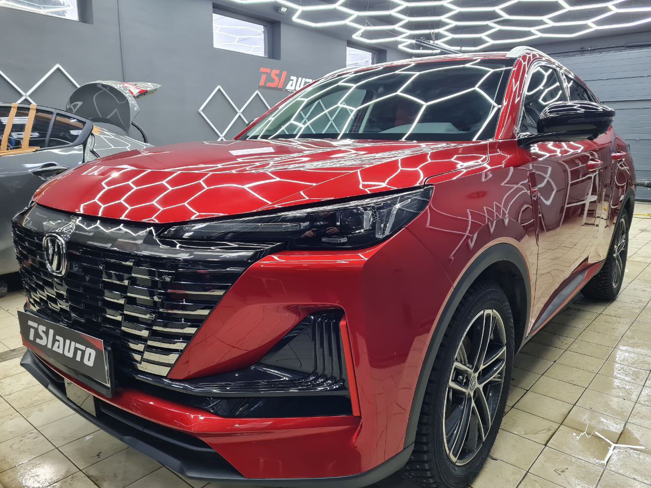 Оклейка защитной пленкой кузова Changan Uni-S фото и цены