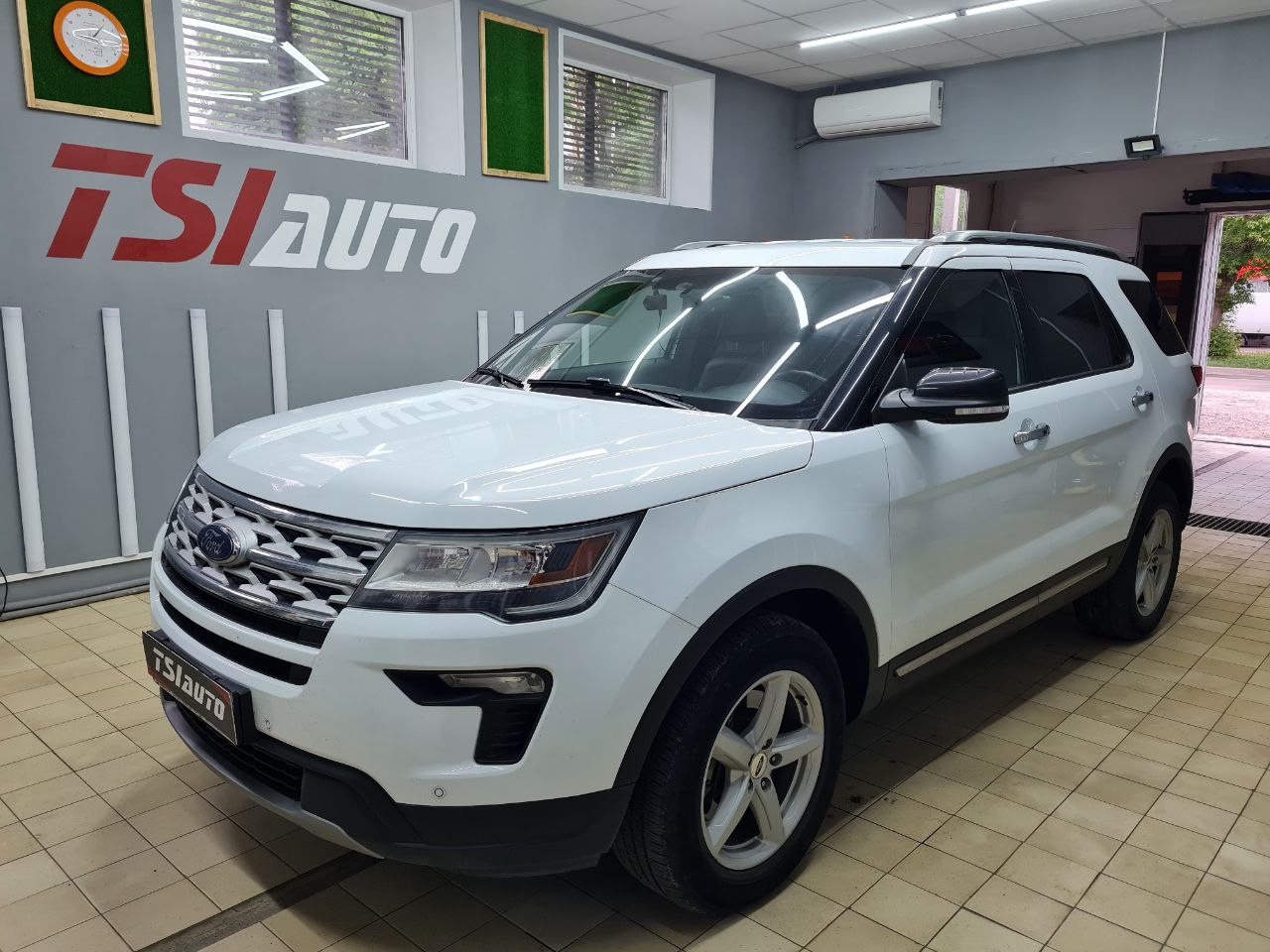 Шумоизоляция Ford Explorer в Воронеже в пакете Комфорт