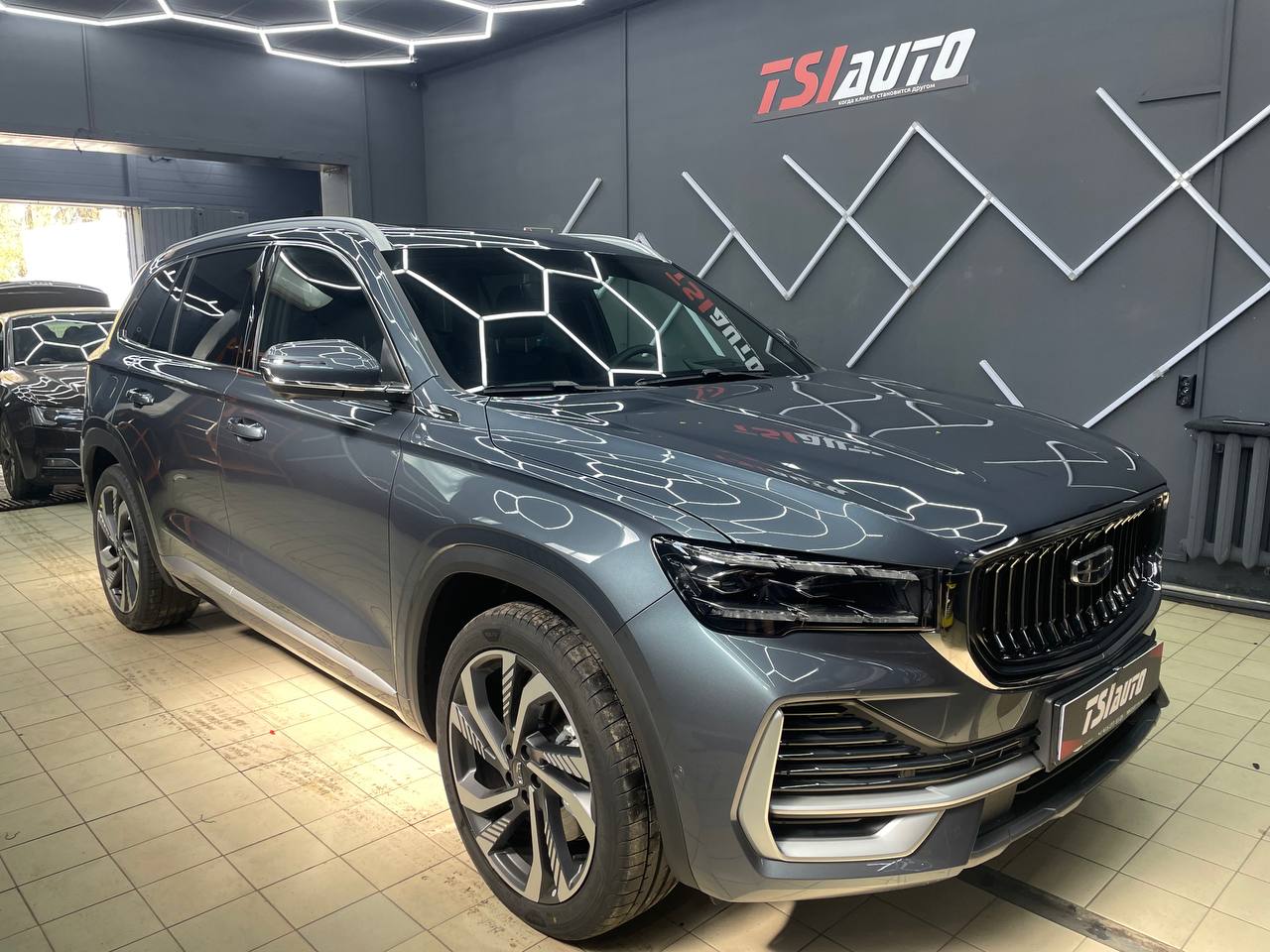 Geely Monjaro шумоизоляция в Воронеже - пакет Элит