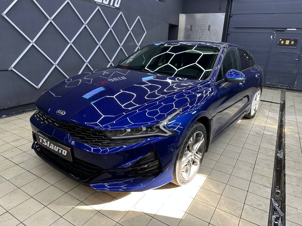 Установка контурной подсветки салона в KIA K5