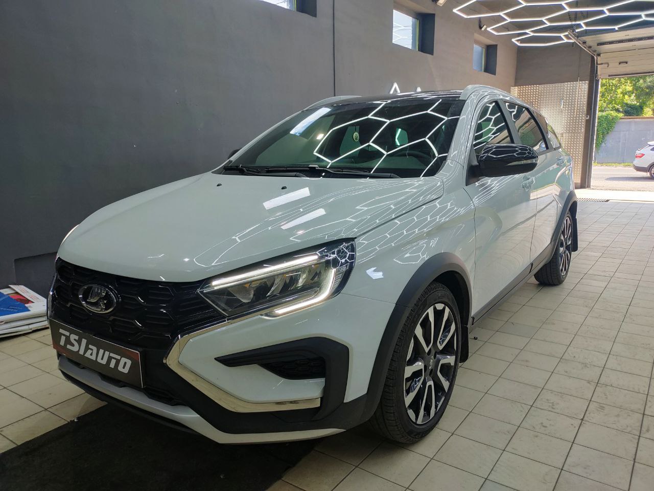 Полная шумоизоляция Lada Vesta SW Cross