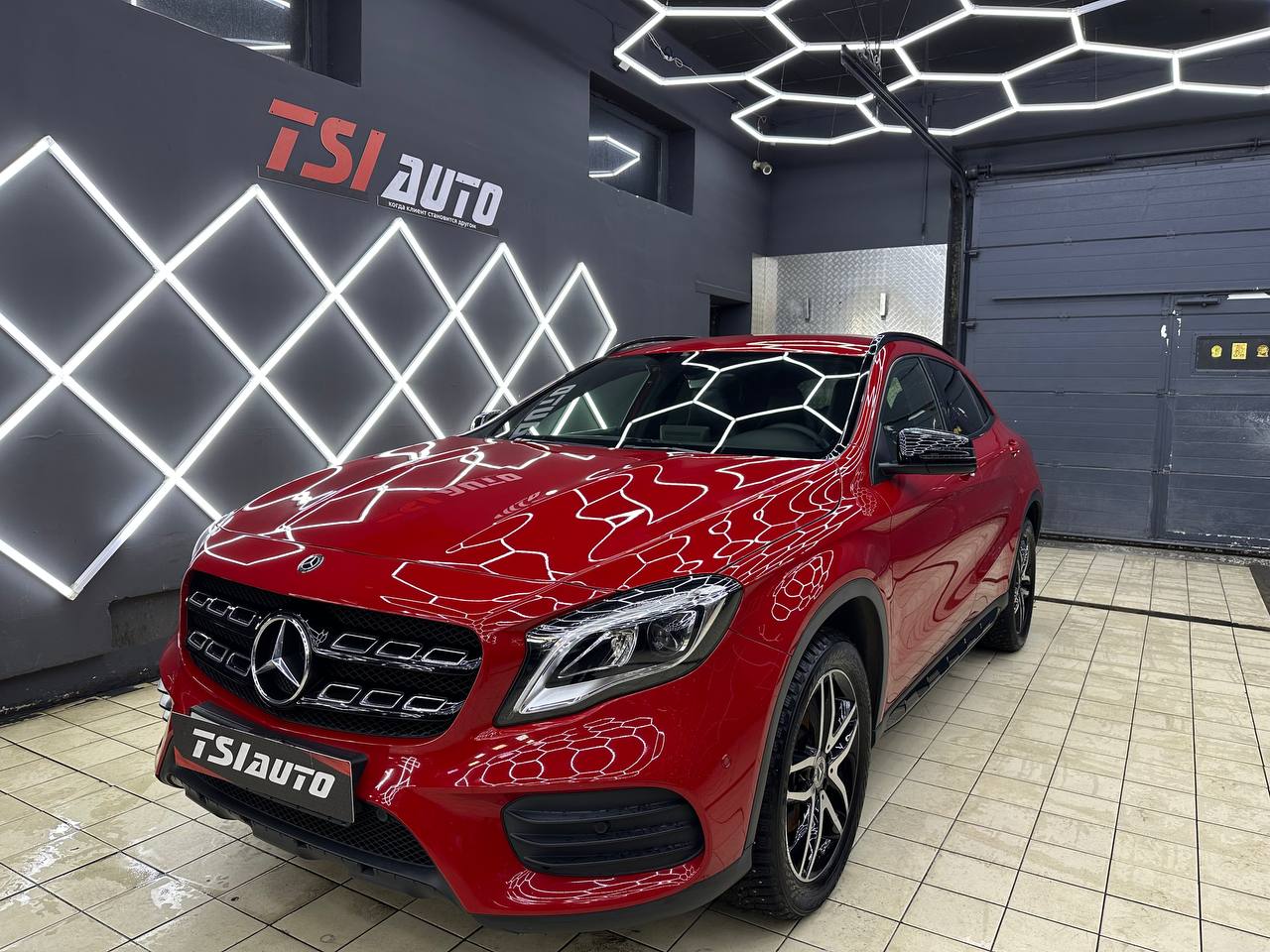 Химчистка салона Mercedes GLA фото и цены