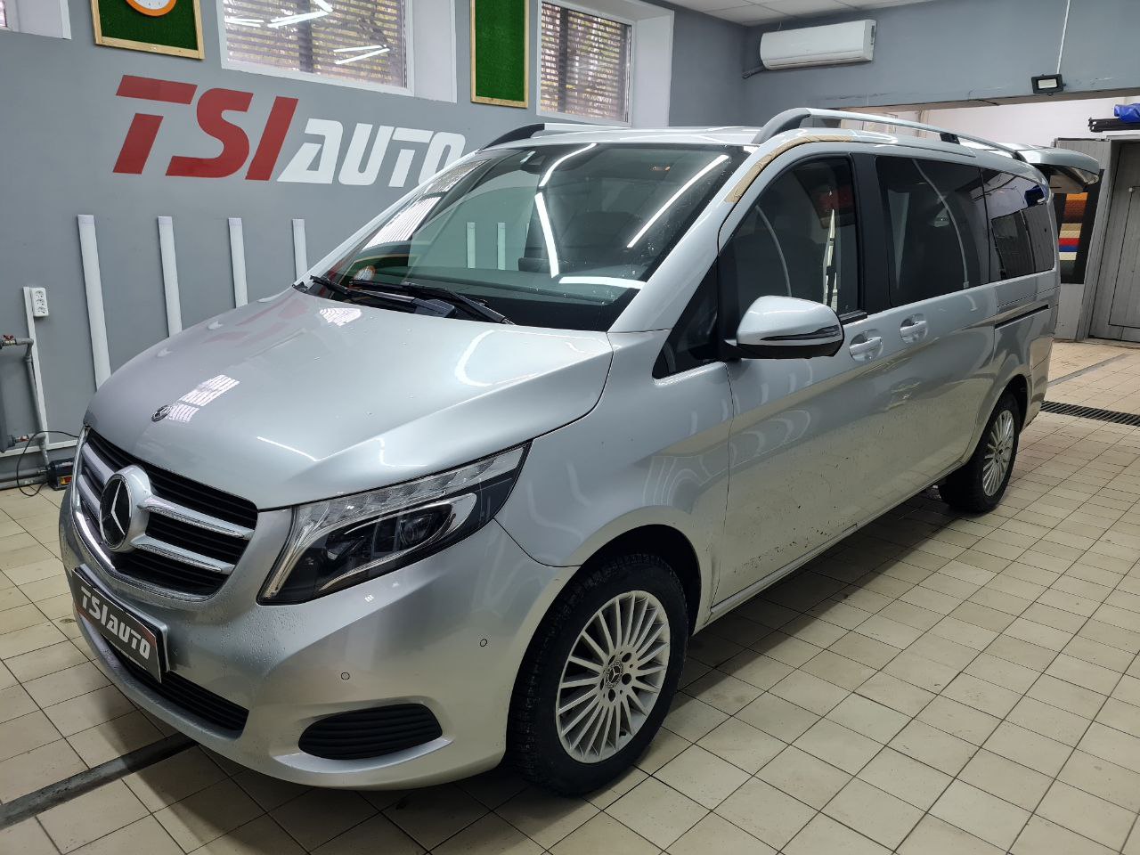 Правильная шумоизоляция Mercedes V-class (W447) в Воронеже 