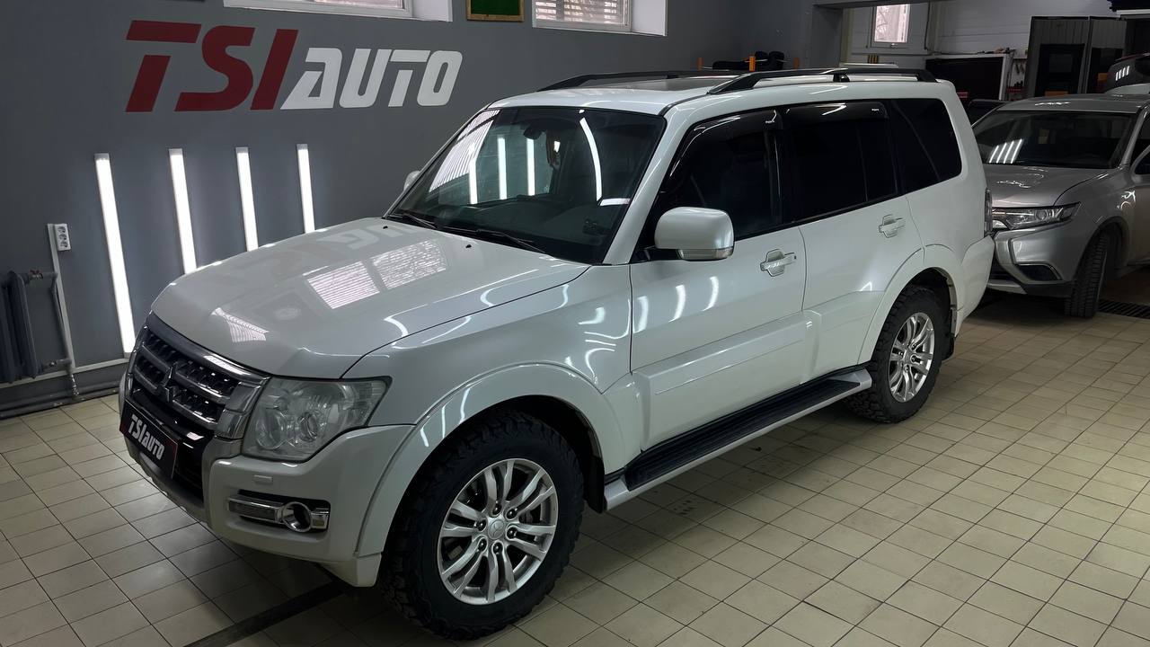 Mitsubishi Pajero установка подсветки салона в Воронеже