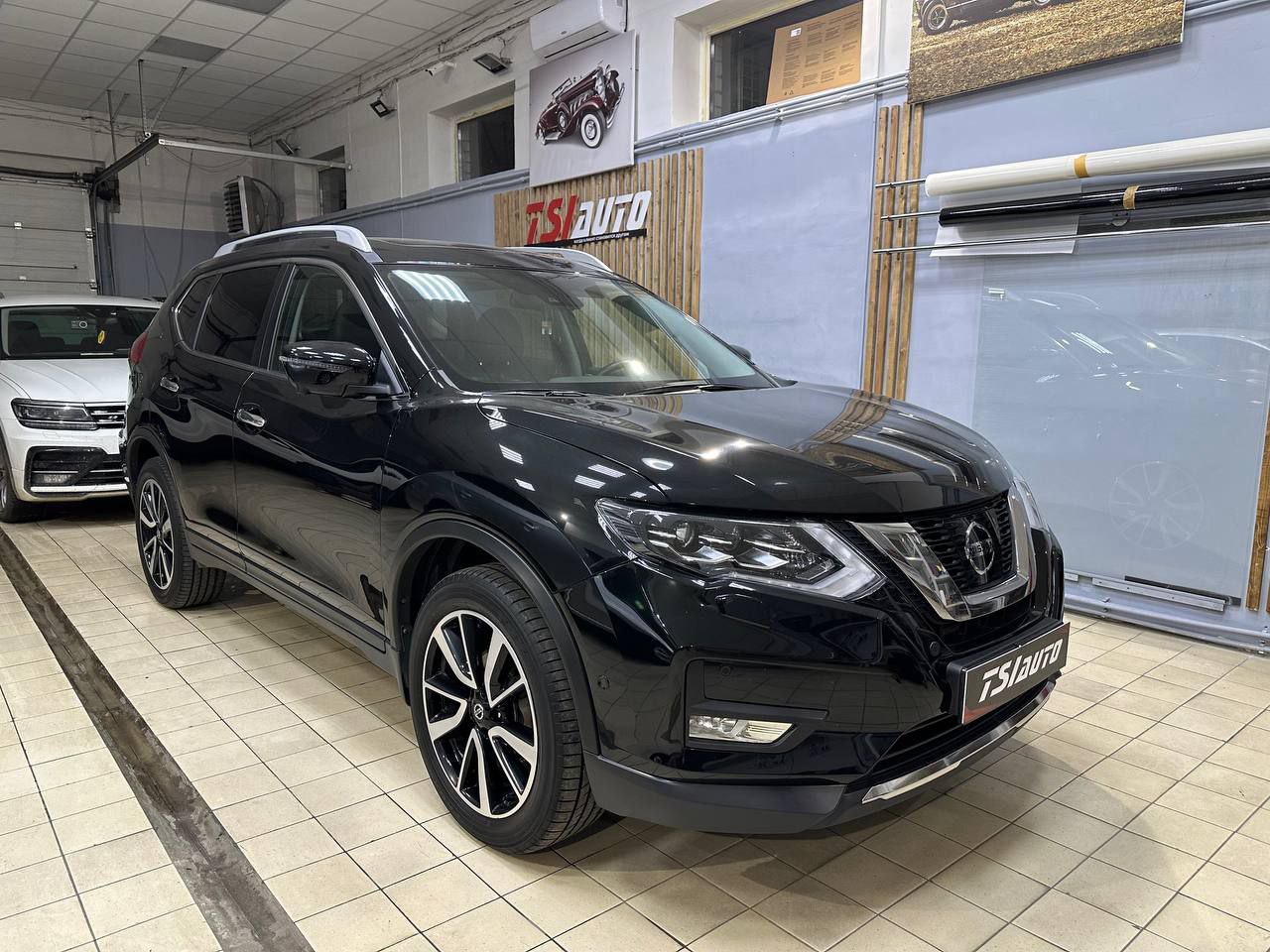 Контурная подсветка салона Nissan X-Trail с управлением фото и цена установки