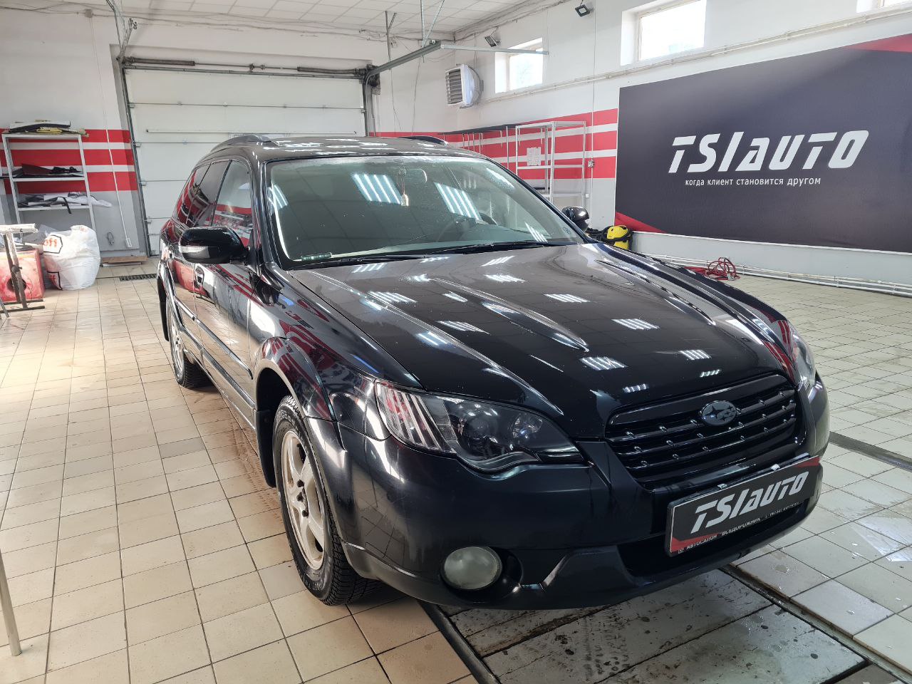 Перетяжка потолка и стоек Subaru Outback в Воронеже