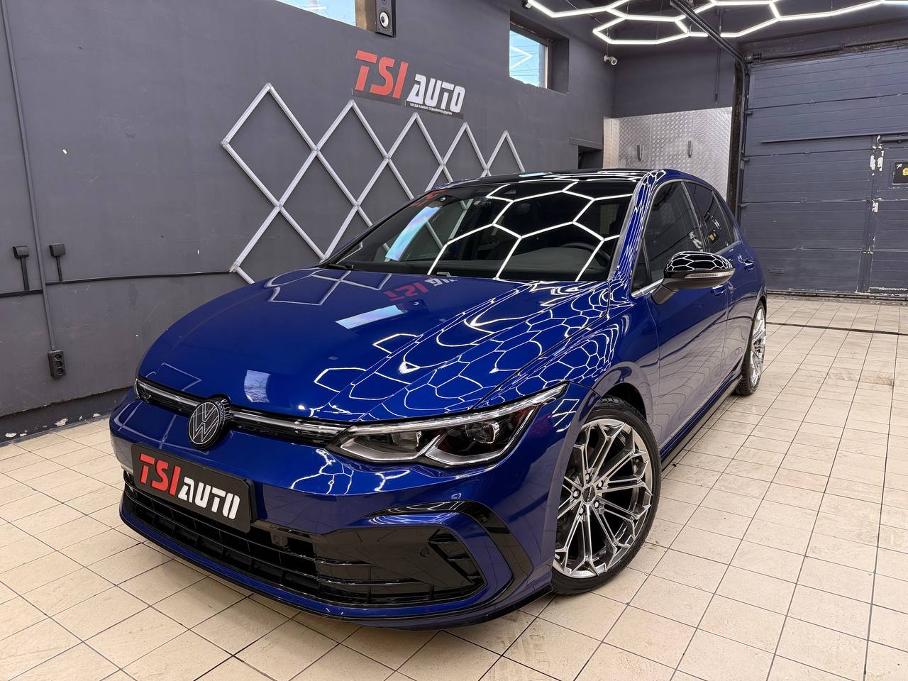 Оклейка пленкой Volkswagen Golf 8 в Воронеже
