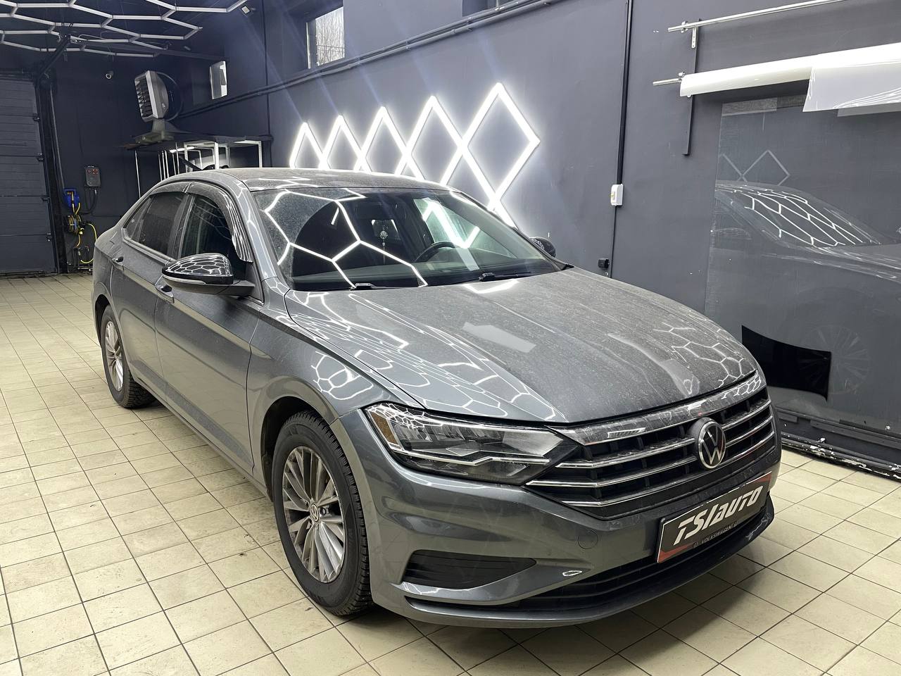 Контурная подсветка салона Volkswagen Jetta с управлением фото и цена установки