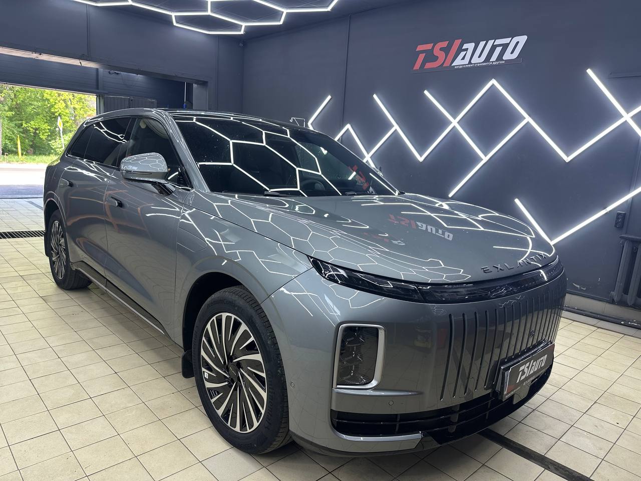 Шумоизоляция колесных арок Exeed Exlantix ET за 1 день фото и цены