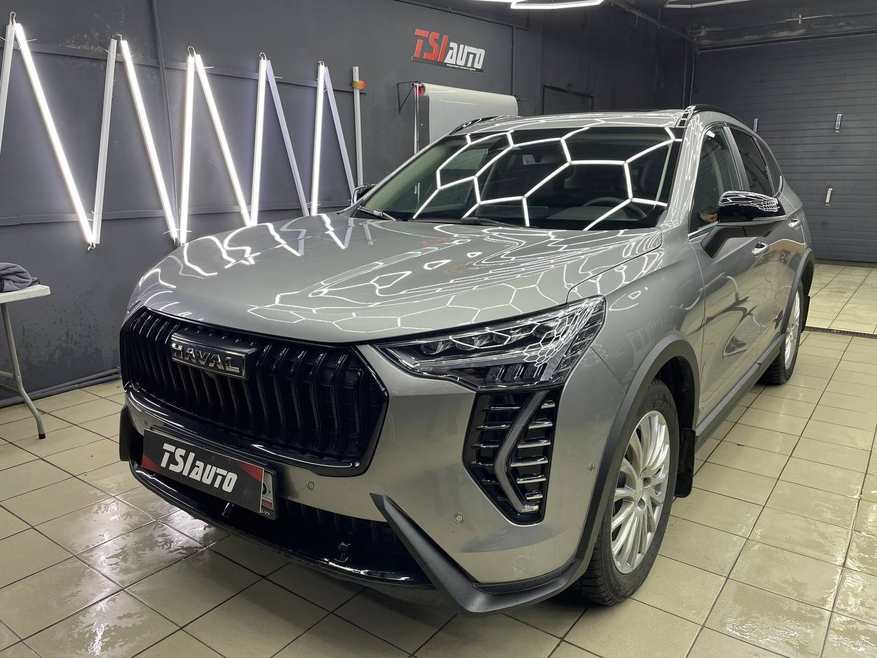 Оклейка защитной пленкой кузова Haval Jolion фото и цены
