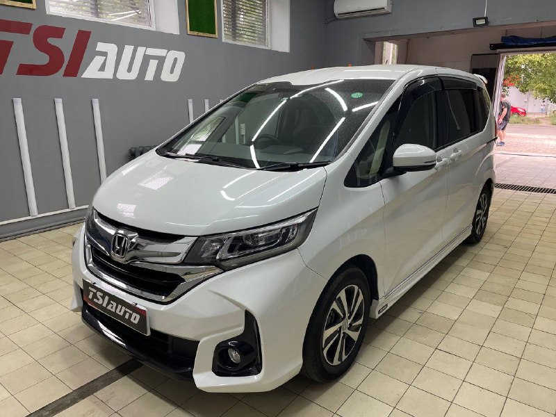 Шумоизоляция Honda Freed в Воронеже