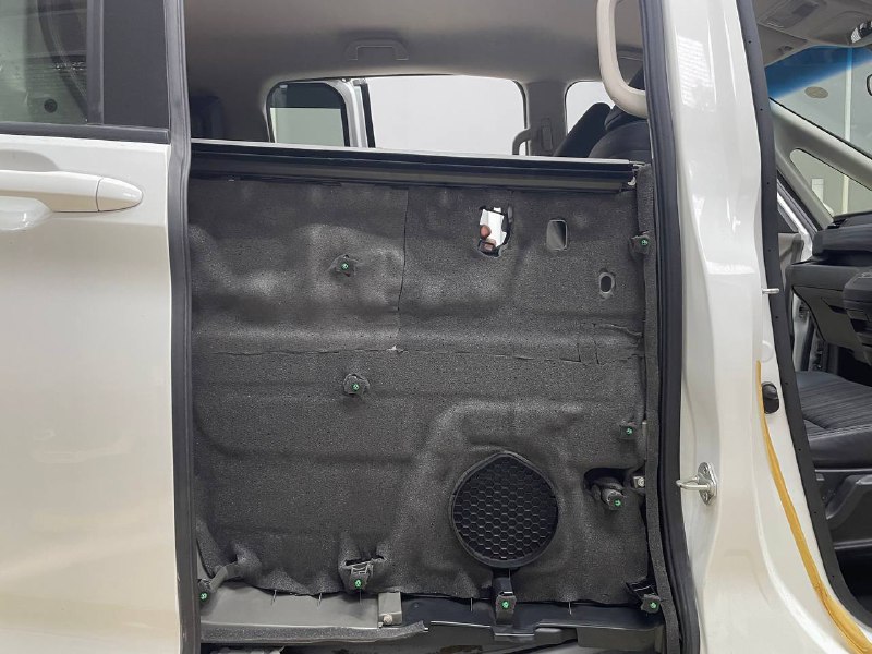 шумоизоляция Honda Freed Обшивка двери фото