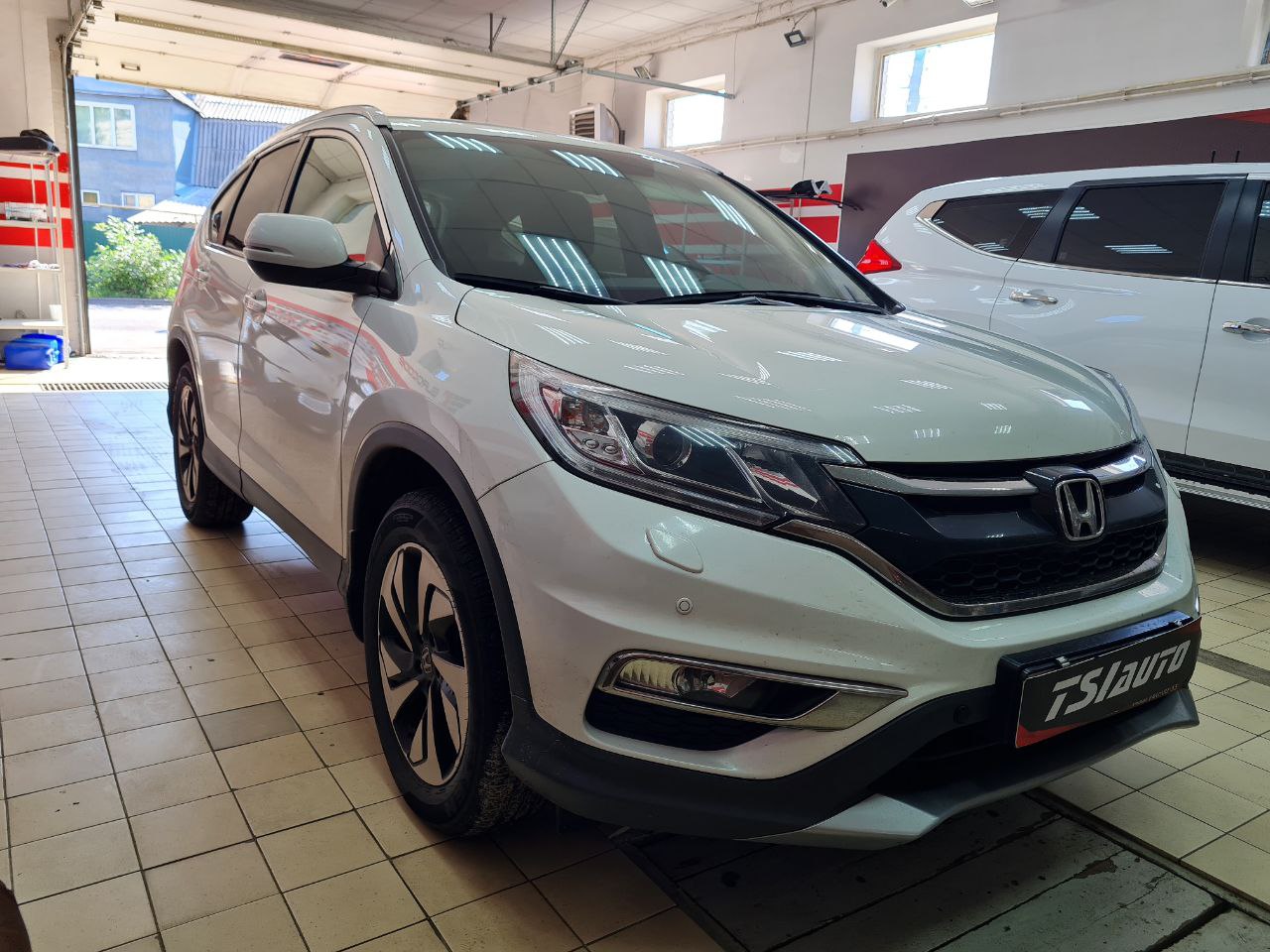 Правильная шумоизоляция Honda CR-V 5 в Воронеже 