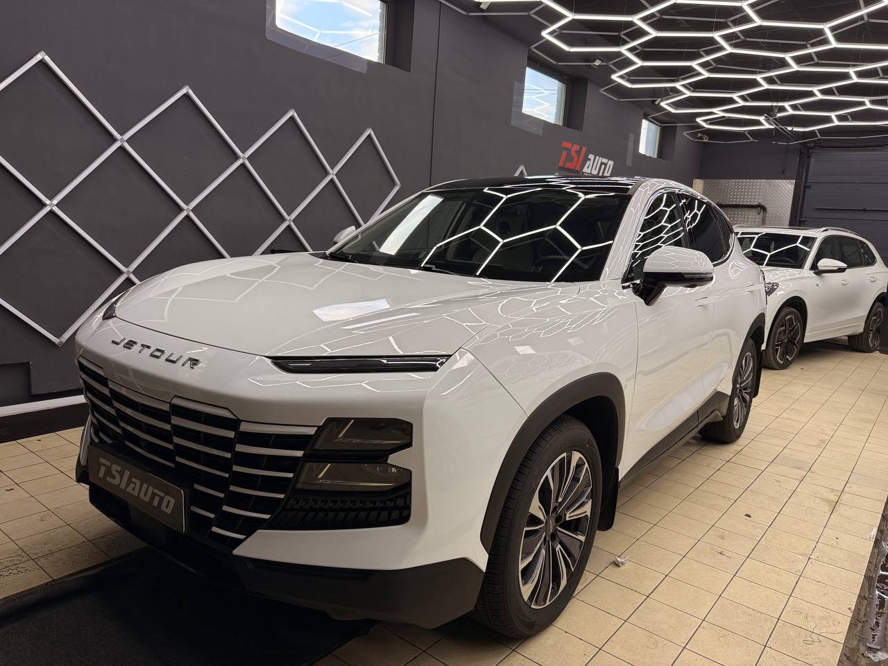 Оклейка пленкой крыши Jetour Dashing фото и цены в Воронеже
