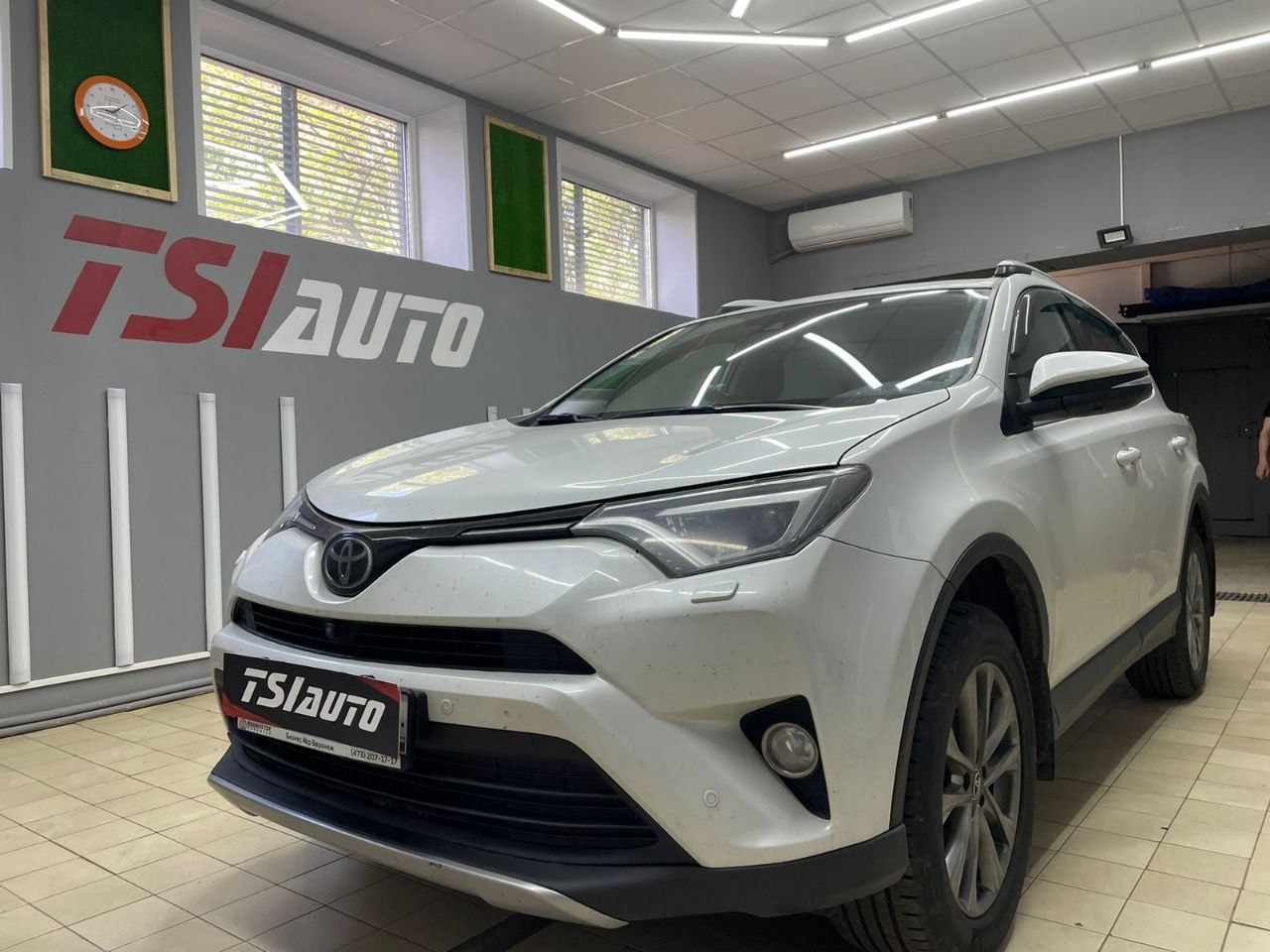 Шумоизоляция Toyota RAV4 в Воронеже