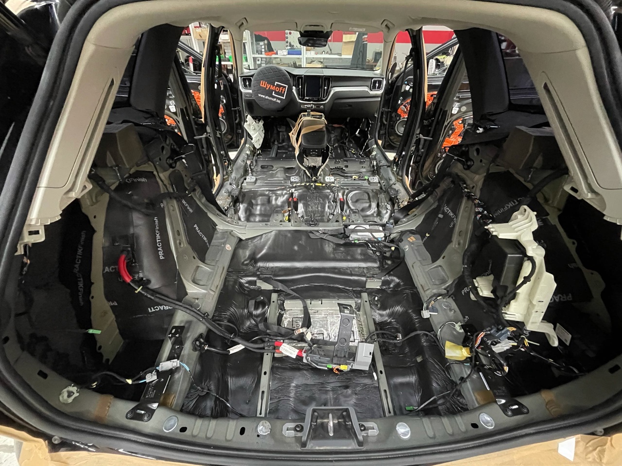 Шумоизоляция Volvo XC60 Багажник 2 слой шумопоглотитель 3
